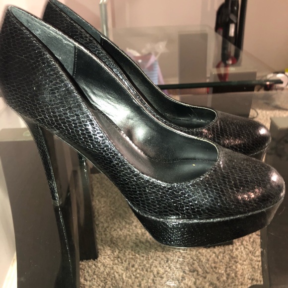 Thalia Sodi Black Skinny Heel Pumps - Picture 5 of 8